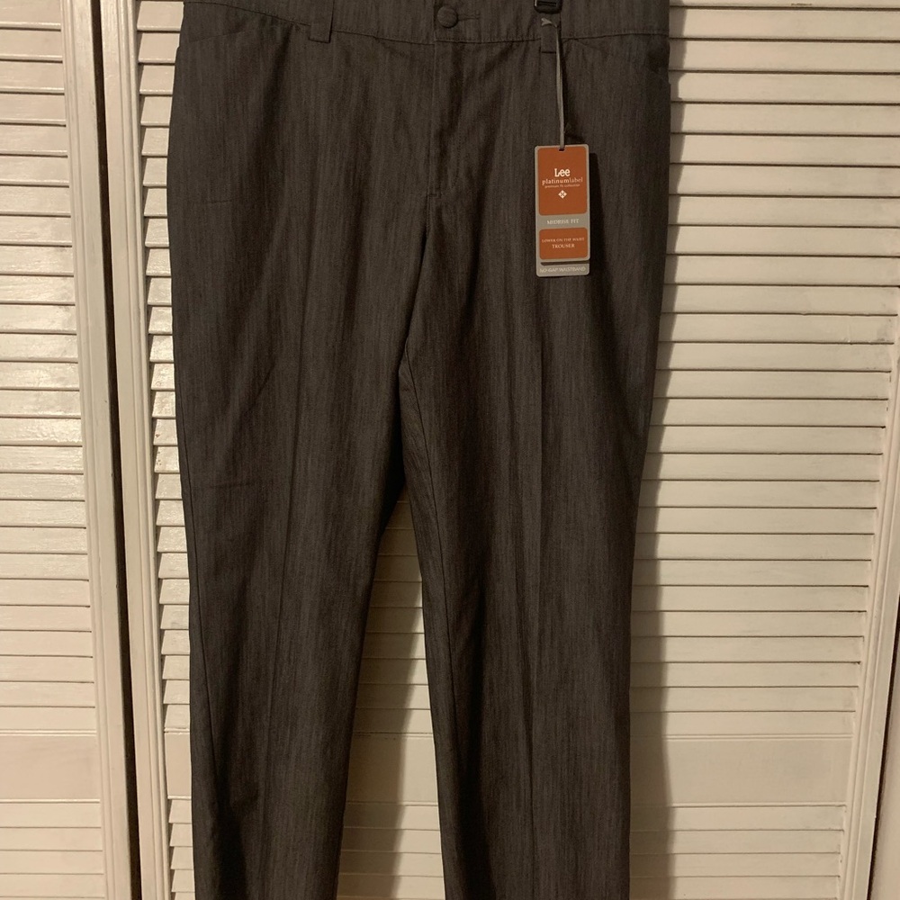 Lee Platinum Label Women’s Carbon Rinse, Pleated Dress Pants Size 18W